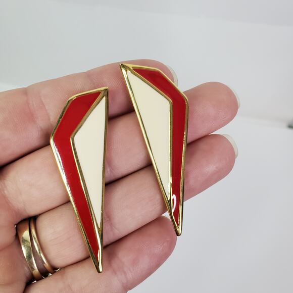 Vintage Monet Signed Long Cream/Red Enamel Gold Trim Triangle Earrings Post - Picture 2 of 8
